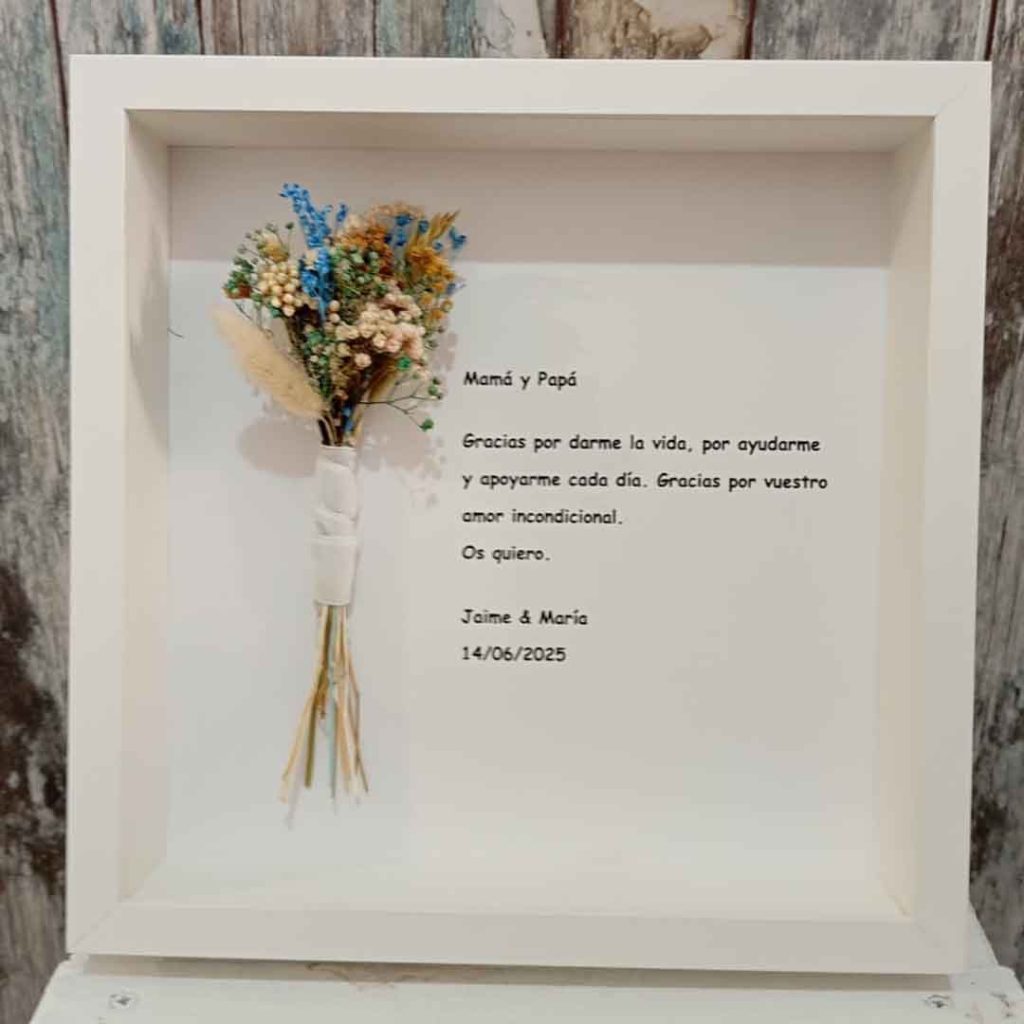 Marco personalizado con Ramillete de Flores Preservadas y texto