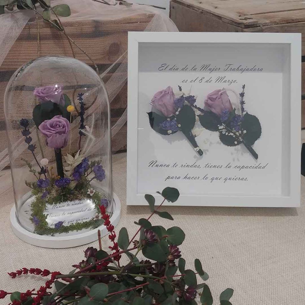 Cúpula y Marco personalizado con rosa eterna día de la mujer
