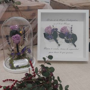 Cúpula y Marco personalizado con rosa eterna día de la mujer