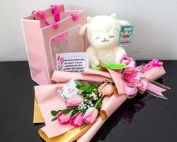Tarjeta personalizada para acompañar un ramo de tulipanes.