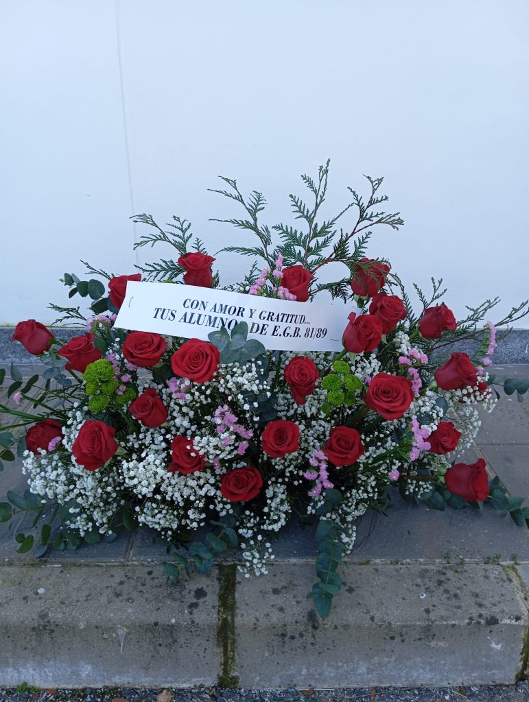 Centro Funerario de Flores Naturales Elaborado por La Peana Taller de Flores